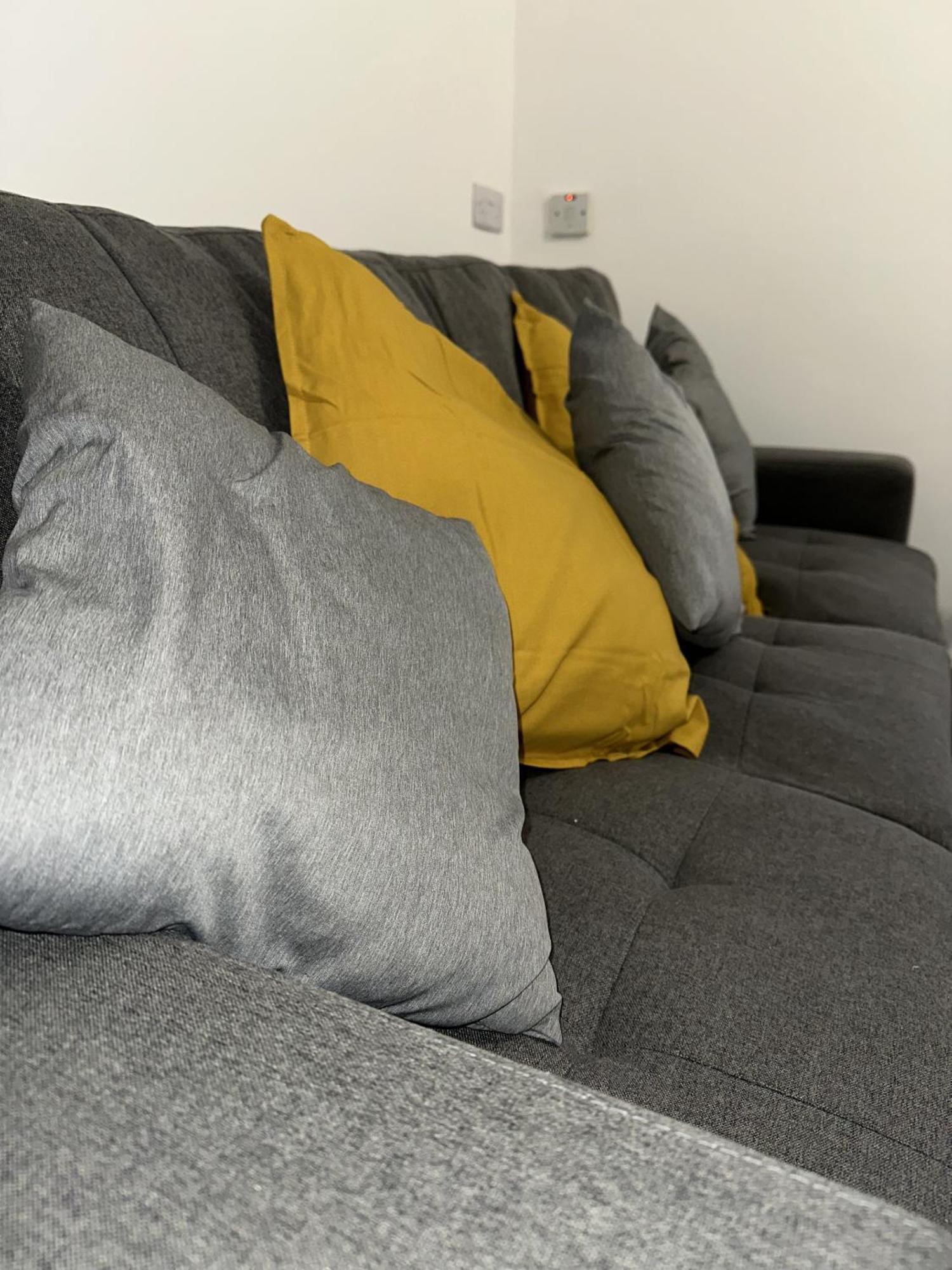 Cozy 2 Bed In Ilford- Contractors & Groups Welcome * London