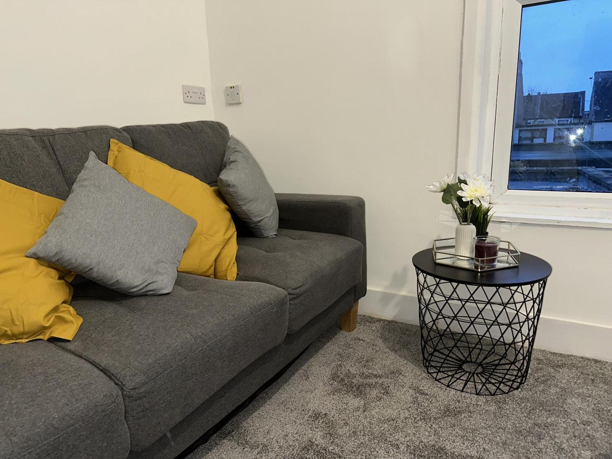 Cozy 2 Bed In Ilford- Contractors & Groups Welcome * London